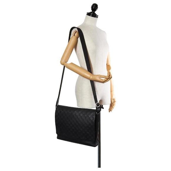 Louis Vuitton District - Picture 3 of 16